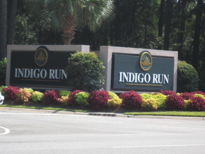 indigo-run-sign