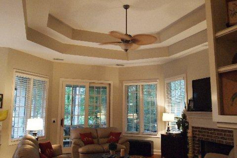 repaint-walls-ceiling-trim