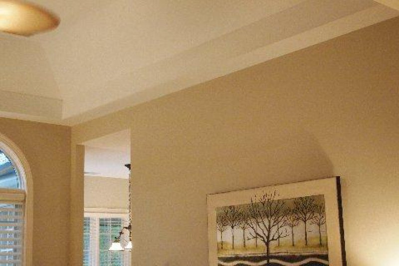repair-repaint-ceilings-paint-walls-trim